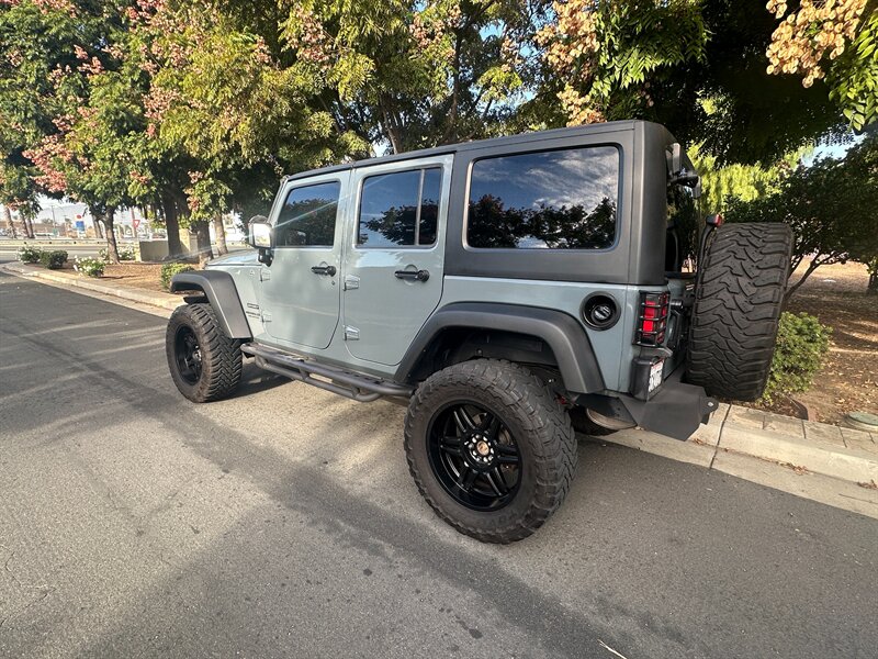 2015 Jeep Wrangler - Photo 7 - Hesperia, CA 92345