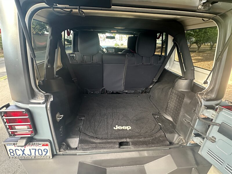 2015 Jeep Wrangler - Photo 11 - Hesperia, CA 92345