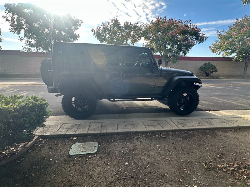 2015 Jeep Wrangler - Photo 4 - Hesperia, CA 92345