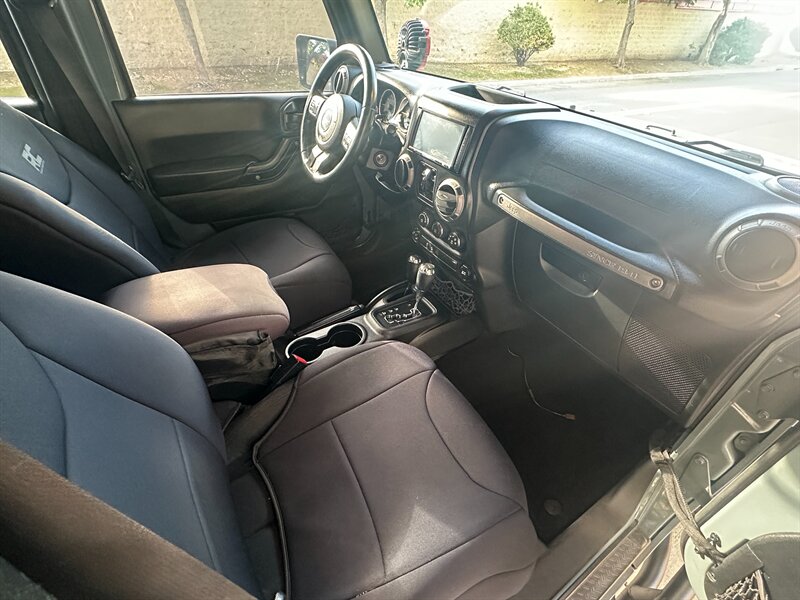 2015 Jeep Wrangler - Photo 13 - Hesperia, CA 92345