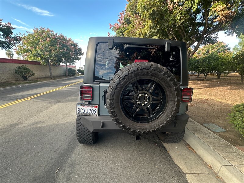 2015 Jeep Wrangler - Photo 6 - Hesperia, CA 92345