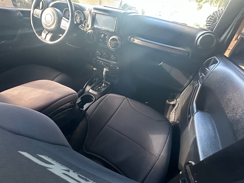2015 Jeep Wrangler - Photo 14 - Hesperia, CA 92345