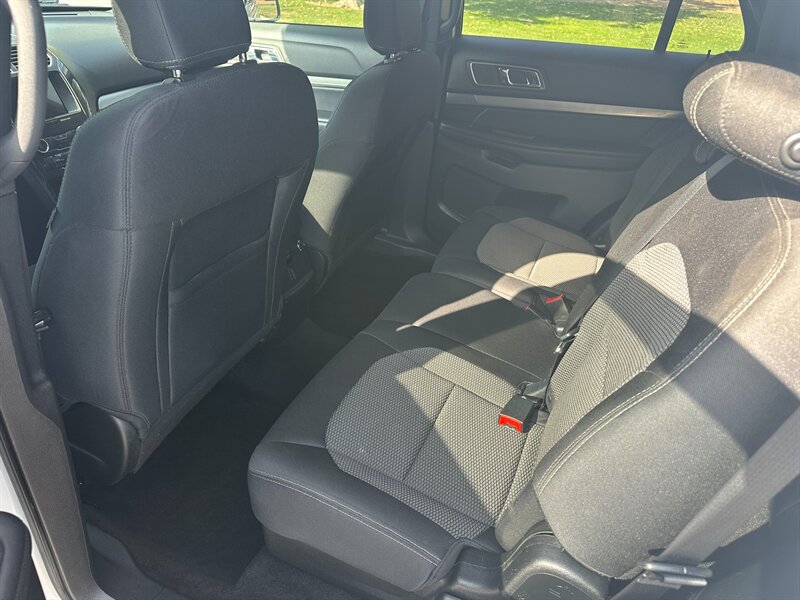 2018 Ford Explorer XLT - Photo 11 - Hesperia, CA 92345