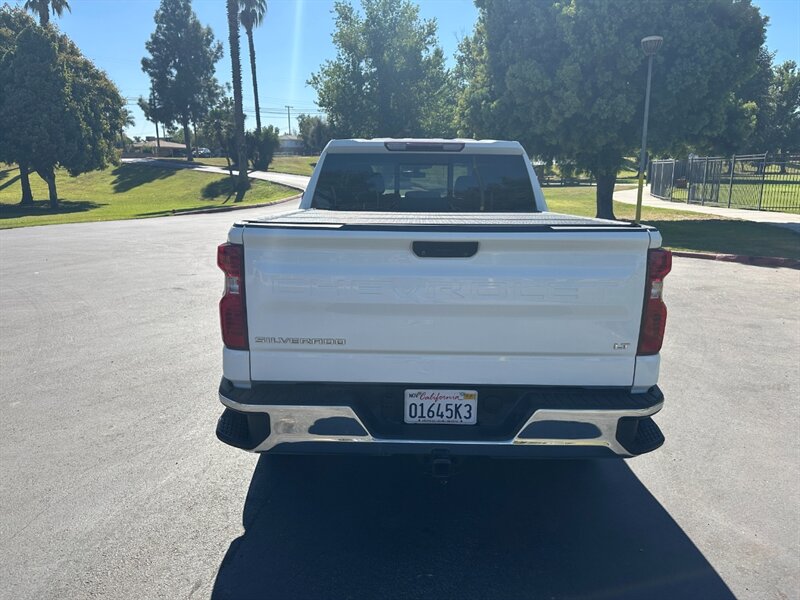 2021 Chevrolet Silverado 1500 LT   - Photo 6 - Hesperia, CA 92345