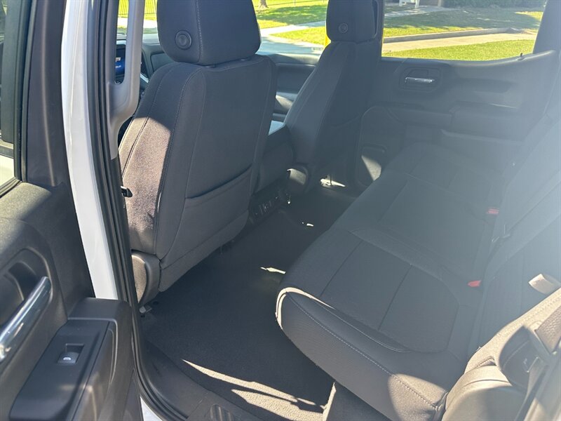 2021 Chevrolet Silverado 1500 LT   - Photo 10 - Hesperia, CA 92345
