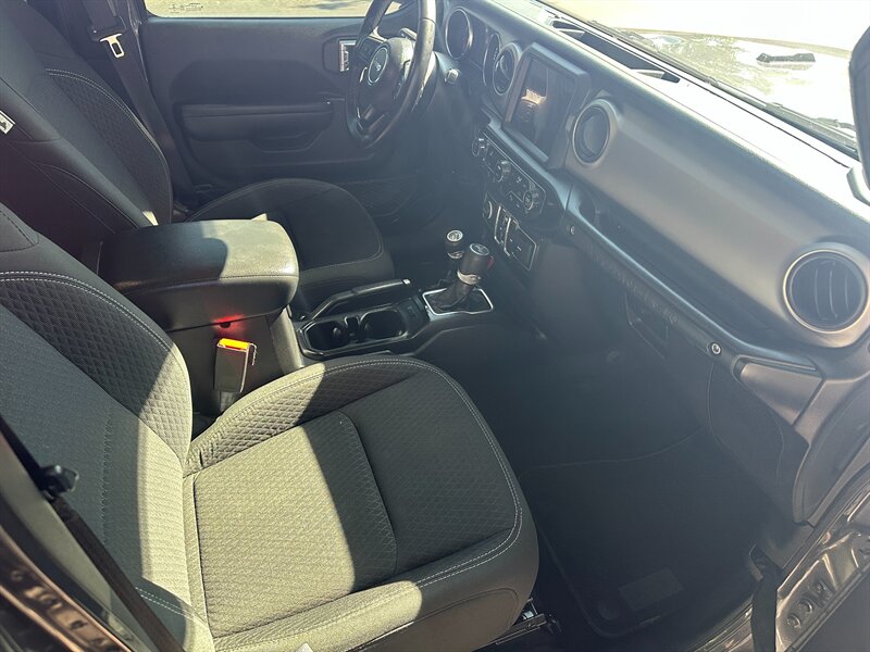 2021 Jeep Wrangler Unlimited 80th Anniversary Edition - Photo 13 - Hesperia, CA 92345