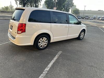 2018 Dodge Grand Caravan SE   - Photo 7 - Hesperia, CA 92345