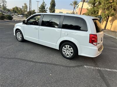 2018 Dodge Grand Caravan SE   - Photo 12 - Hesperia, CA 92345