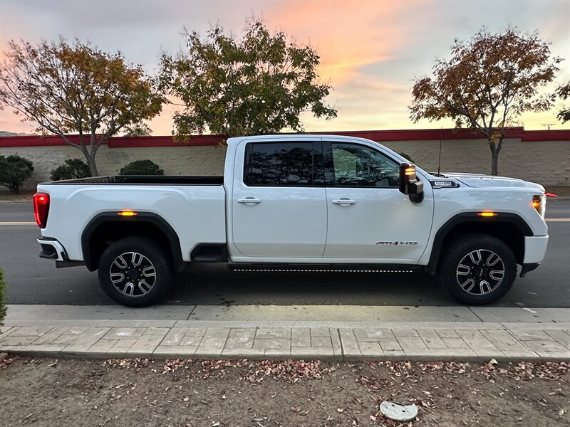 2023 GMC Sierra 2500HD AT4 - Photo 4 - Hesperia, CA 92345