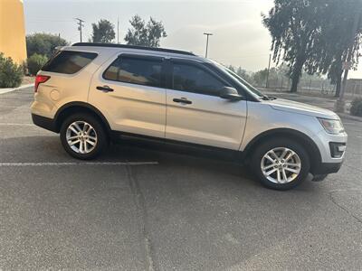 2017 Ford Explorer   - Photo 5 - Hesperia, CA 92345