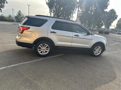 2017 Ford Explorer   - Photo 6 - Hesperia, CA 92345