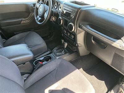 2013 Jeep Wrangler   - Photo 14 - Hesperia, CA 92345