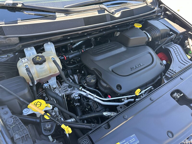 2021 Chrysler Pacifica - Photo 16 - Hesperia, CA 92345