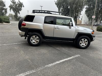 2007 Toyota FJ Cruiser   - Photo 6 - Hesperia, CA 92345