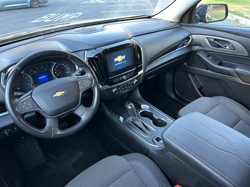 2019 Chevrolet Traverse   - Photo 9 - Hesperia, CA 92345