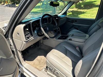 2004 GMC Sierra 2500HD SLT   - Photo 11 - Hesperia, CA 92345