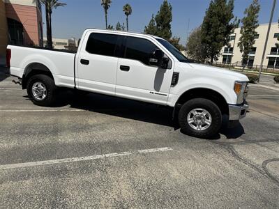 2017 Ford F-350 XLT   - Photo 5 - Hesperia, CA 92345