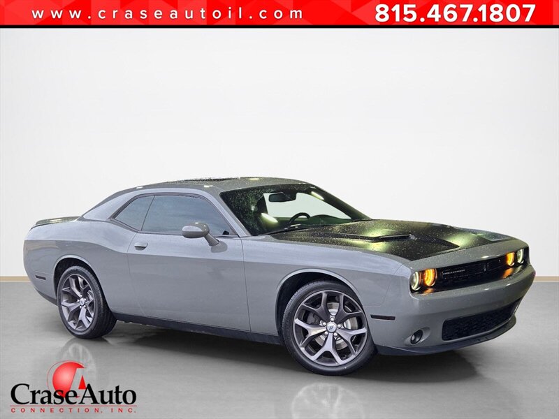 Granite Pearl Coat 2018 Dodge Challenger SXT RWD Coupe Rear-Wheel Drive Automatic