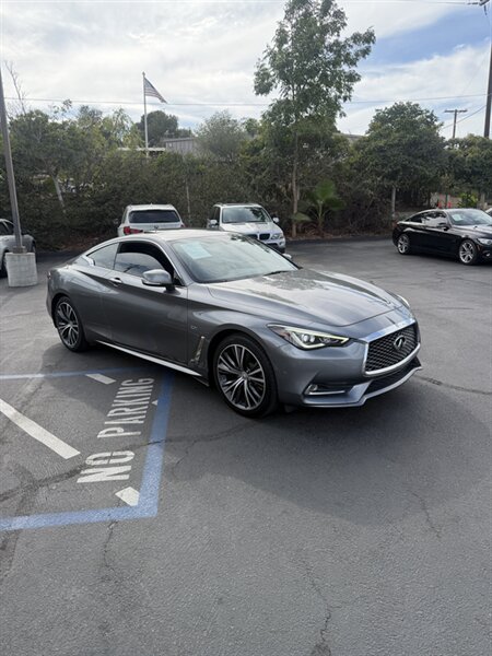 2017 INFINITI Q60 2.0T  