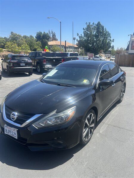 2018 Nissan Altima 2.5 SR   - Photo 1 - Fallbrook, CA 92028