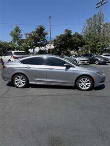 2016 Chrysler 200 Limited Platinum - Photo 3 - Fallbrook, CA 92028