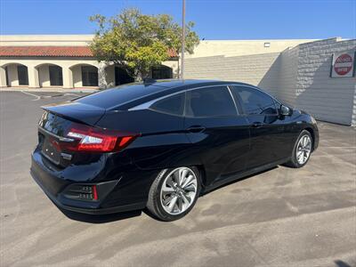 2018 Honda Clarity Plug-In Hybrid Touring   - Photo 10 - Escondido, CA 92025