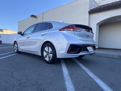 2019 Hyundai IONIQ Hybrid Blue   - Photo 14 - Escondido, CA 92025