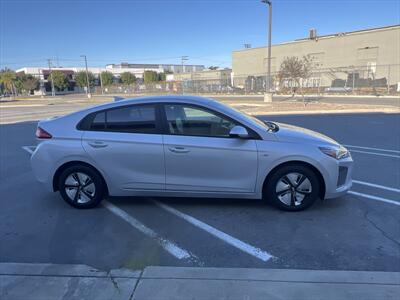 2019 Hyundai IONIQ Hybrid Blue   - Photo 11 - Escondido, CA 92025
