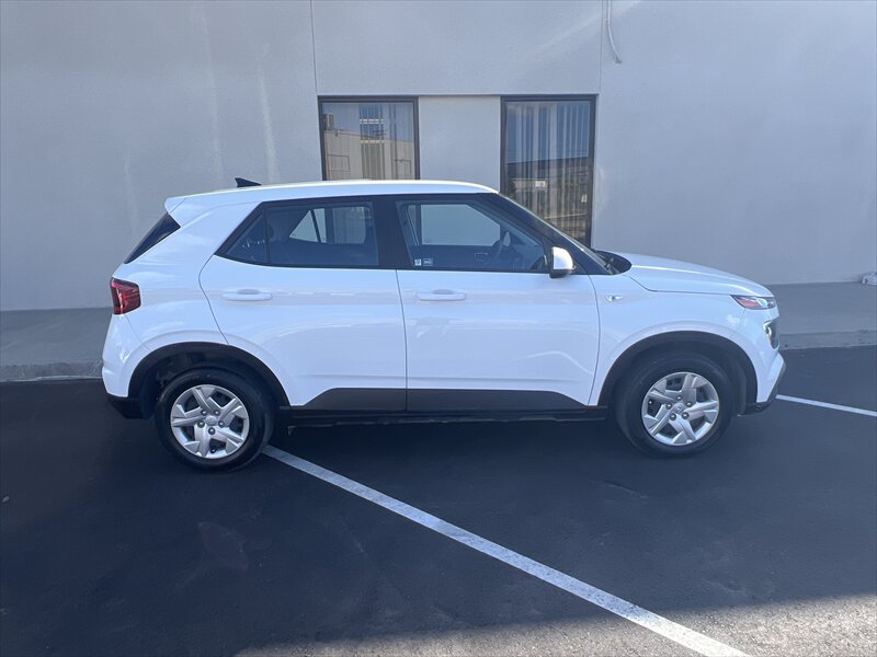 2020 Hyundai VENUE SE  