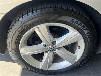 2013 Volkswagen Passat SE PZEV   - Photo 16 - Escondido, CA 92025