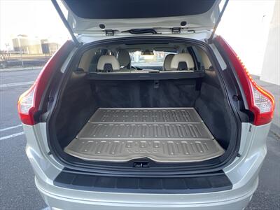 2011 Volvo XC60 T6 R-Design   - Photo 20 - Escondido, CA 92025