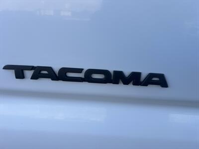 2015 Toyota Tacoma PreRunner V6 - Photo 16 - Escondido, CA 92025