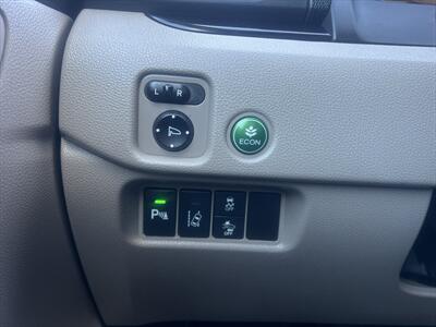 2017 Honda Pilot Touring   - Photo 31 - Escondido, CA 92025