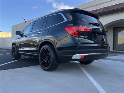 2017 Honda Pilot Touring   - Photo 12 - Escondido, CA 92025