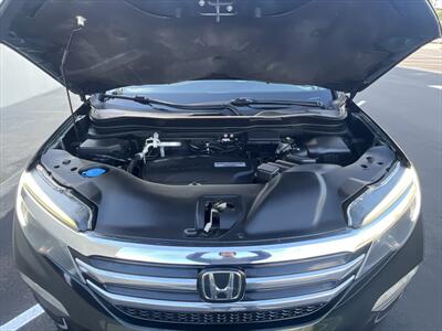 2017 Honda Pilot Touring   - Photo 20 - Escondido, CA 92025