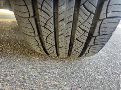 2019 Toyota Highlander Hybrid XLE   - Photo 3 - Escondido, CA 92025