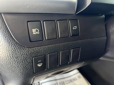 2019 Toyota Highlander Hybrid XLE   - Photo 35 - Escondido, CA 92025