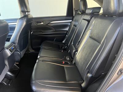 2019 Toyota Highlander Hybrid XLE   - Photo 33 - Escondido, CA 92025