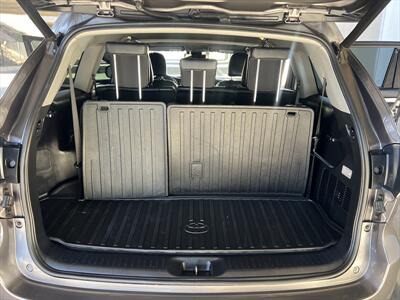 2019 Toyota Highlander Hybrid XLE   - Photo 24 - Escondido, CA 92025