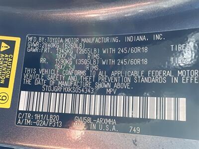 2019 Toyota Highlander Hybrid XLE   - Photo 38 - Escondido, CA 92025