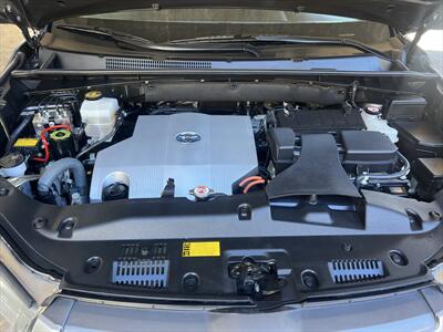 2019 Toyota Highlander Hybrid XLE   - Photo 28 - Escondido, CA 92025