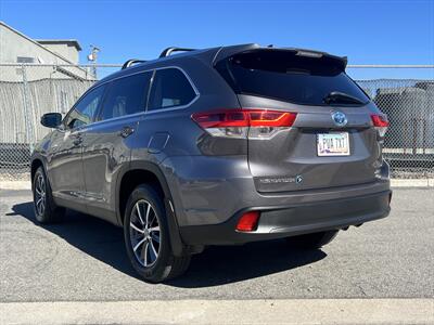 2019 Toyota Highlander Hybrid XLE   - Photo 18 - Escondido, CA 92025