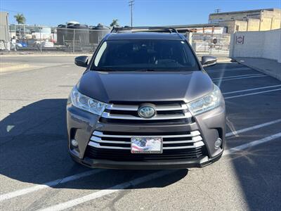 2019 Toyota Highlander Hybrid XLE   - Photo 19 - Escondido, CA 92025