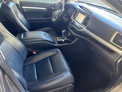 2019 Toyota Highlander Hybrid XLE   - Photo 27 - Escondido, CA 92025