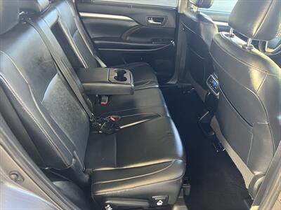 2019 Toyota Highlander Hybrid XLE   - Photo 25 - Escondido, CA 92025
