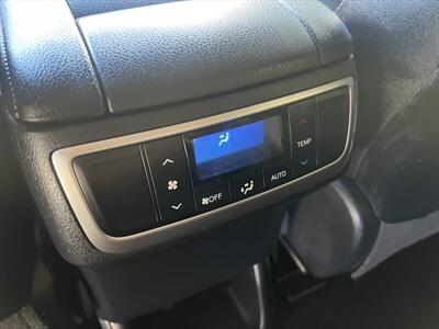 2019 Toyota Highlander Hybrid XLE   - Photo 32 - Escondido, CA 92025