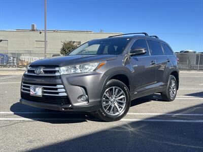 2019 Toyota Highlander Hybrid XLE   - Photo 21 - Escondido, CA 92025