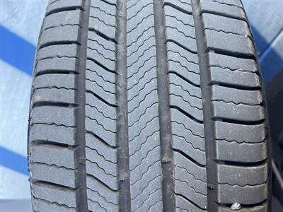 2017 Chrysler Pacifica Hybrid Premium   - Photo 6 - Escondido, CA 92025