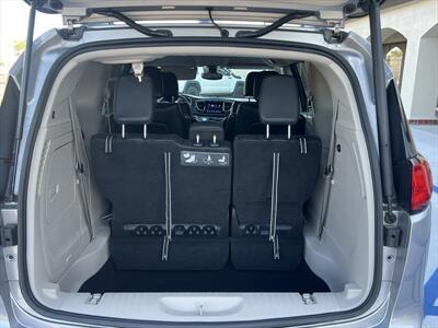 2017 Chrysler Pacifica Hybrid Premium   - Photo 24 - Escondido, CA 92025