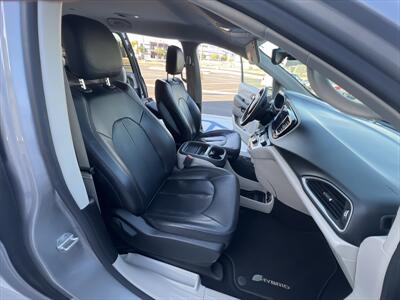 2017 Chrysler Pacifica Hybrid Premium   - Photo 26 - Escondido, CA 92025